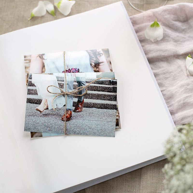 Düğün Fotoğraf Albümü – Mr. & Mrs. | 30x31 cm, 60 Sayfa, Gümüş Yaldız Baskı