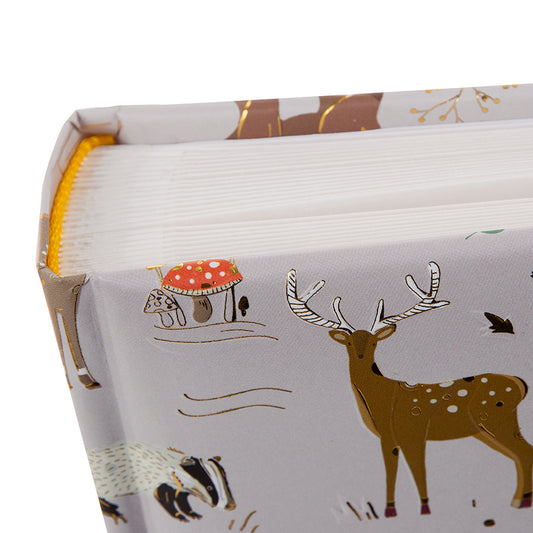 Turnowsky Woodland Charm Fotoğraf Albümü – 25x25 cm, 60 Sayfa, Orman Hayvanları Desenli, Altın Kabartmalı