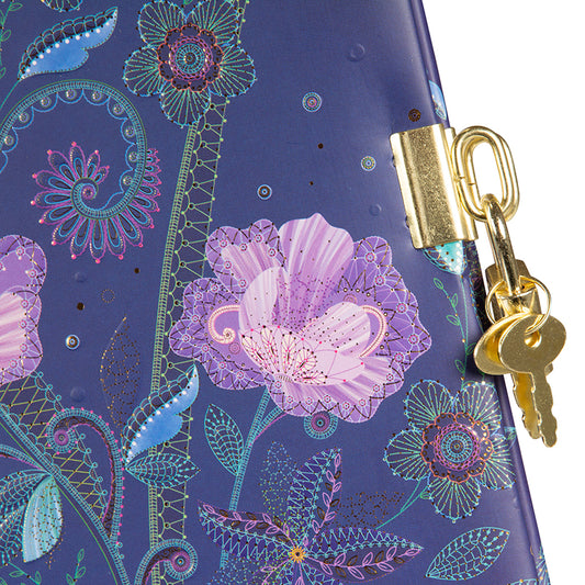 Nature’s Melody Günlük | 16,5 × 16,5 cm | 96 Sayfa | Kilitli Kabartmalı Kapak