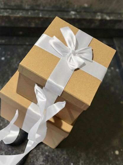 STAR Kraft Hediye Kutusu Seti – 2’li Street Boxes | Elde Tutmalı Beyaz Saten Kurdeleli | 22x22x20 cm & 18x18x15 cm