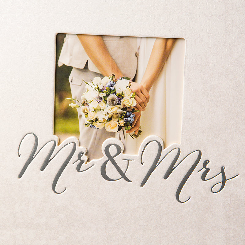 Düğün Fotoğraf Albümü – Mr. & Mrs. | 30x31 cm, 60 Sayfa, Gümüş Yaldız Baskı
