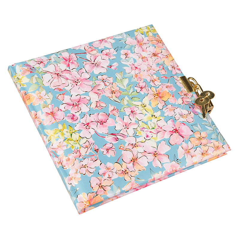 Forever Spring Günlük | 16,5 × 16,5 cm | 96 Sayfa | Kilitli Kabartmalı Kapak