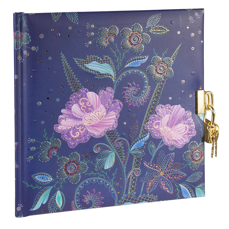 Nature’s Melody Günlük | 16,5 × 16,5 cm | 96 Sayfa | Kilitli Kabartmalı Kapak