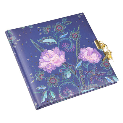 Nature’s Melody Günlük | 16,5 × 16,5 cm | 96 Sayfa | Kilitli Kabartmalı Kapak