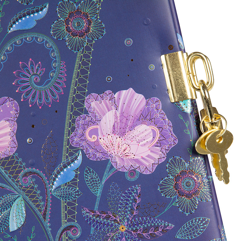 Nature’s Melody Günlük | 16,5 × 16,5 cm | 96 Sayfa | Kilitli Kabartmalı Kapak